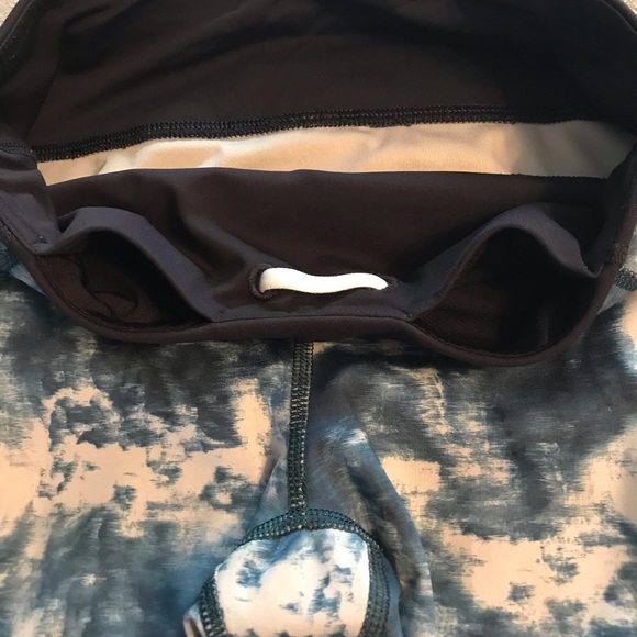 EUC! LIKE NEW! Lululemon Speed Tight III 2 - Picture 5 of 8